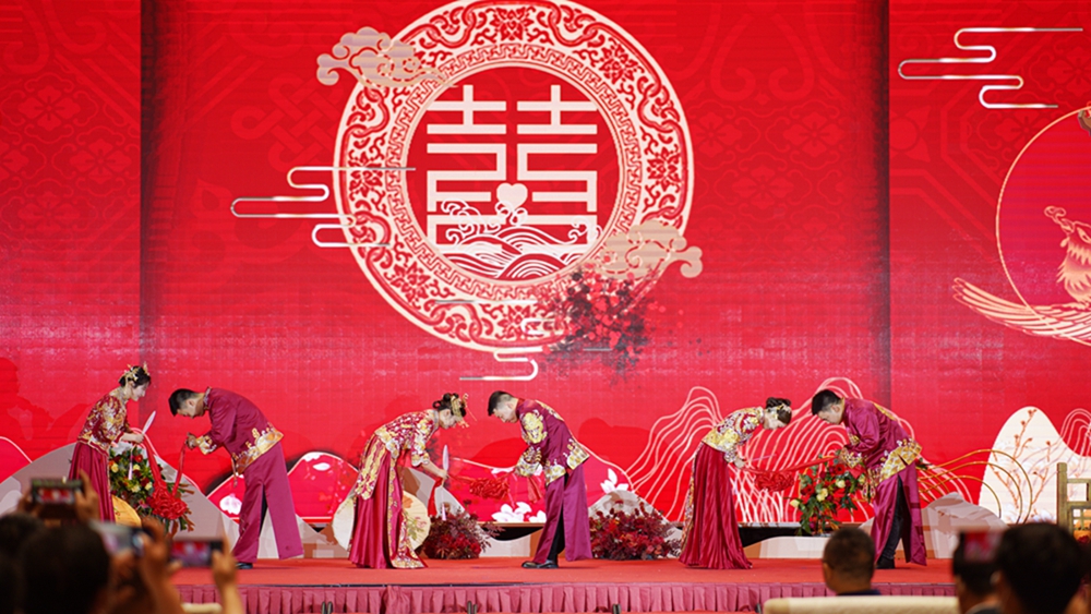 【幸福铁建,一路黔行】中铁十五局城建公司集体婚礼(图4) 【幸福铁建,一路黔行】中铁十五局城建公司集体婚礼(图4)