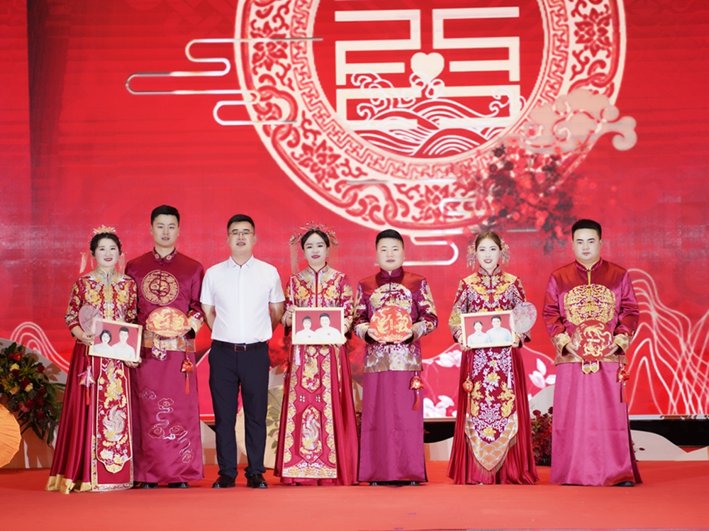 【幸福铁建,一路黔行】中铁十五局城建公司集体婚礼(图12) 【幸福铁建,一路黔行】中铁十五局城建公司集体婚礼(图12)